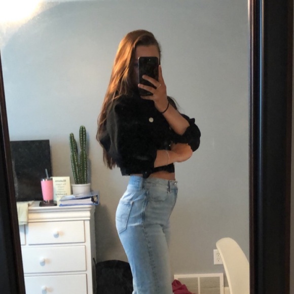 Cropped Jean Jacket - Picture 2 of 6